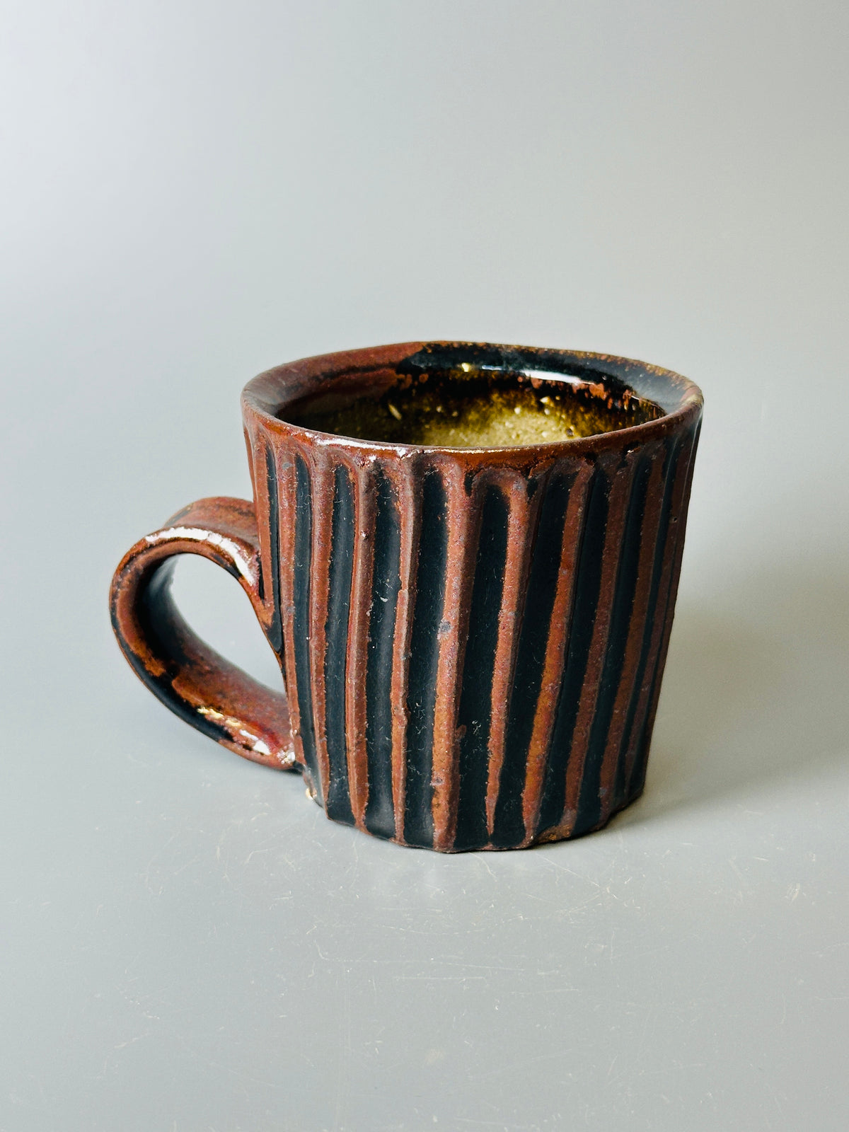 Mug, fluted, temmoku T1536