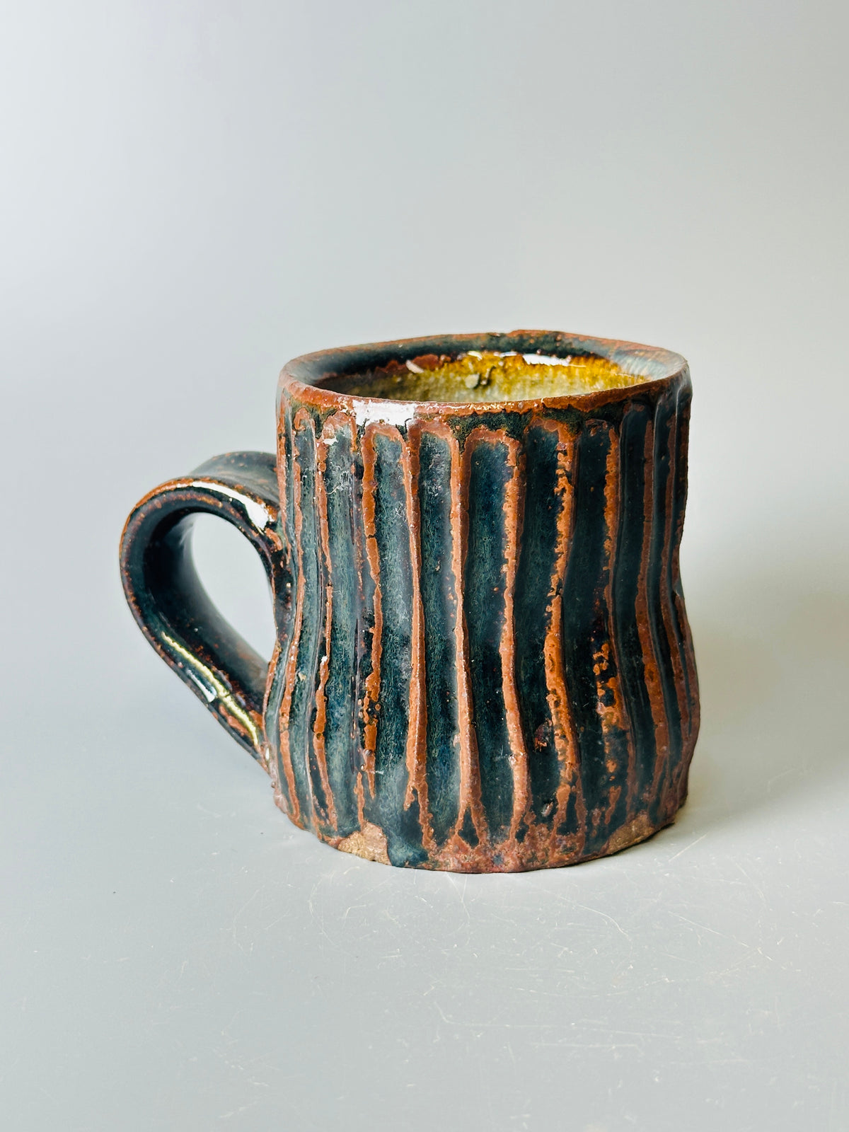 Mug, fluted, temmoku T1538