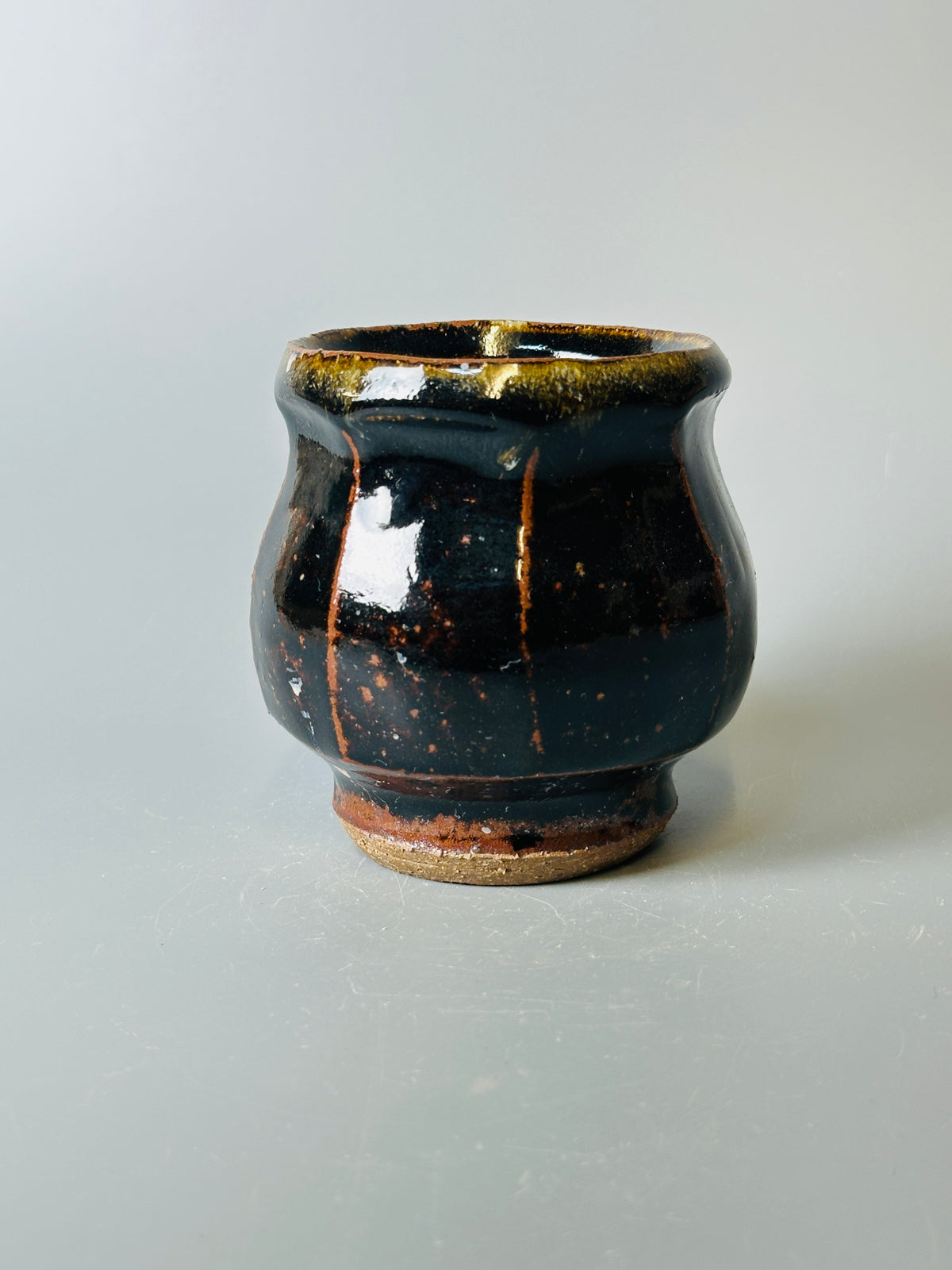 Yunomi, faceted, temmoku T1569