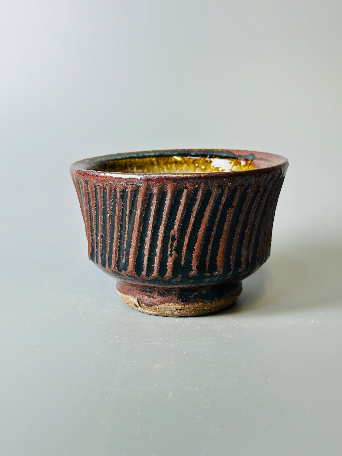 Yunomi, fluted, temmoku T1572