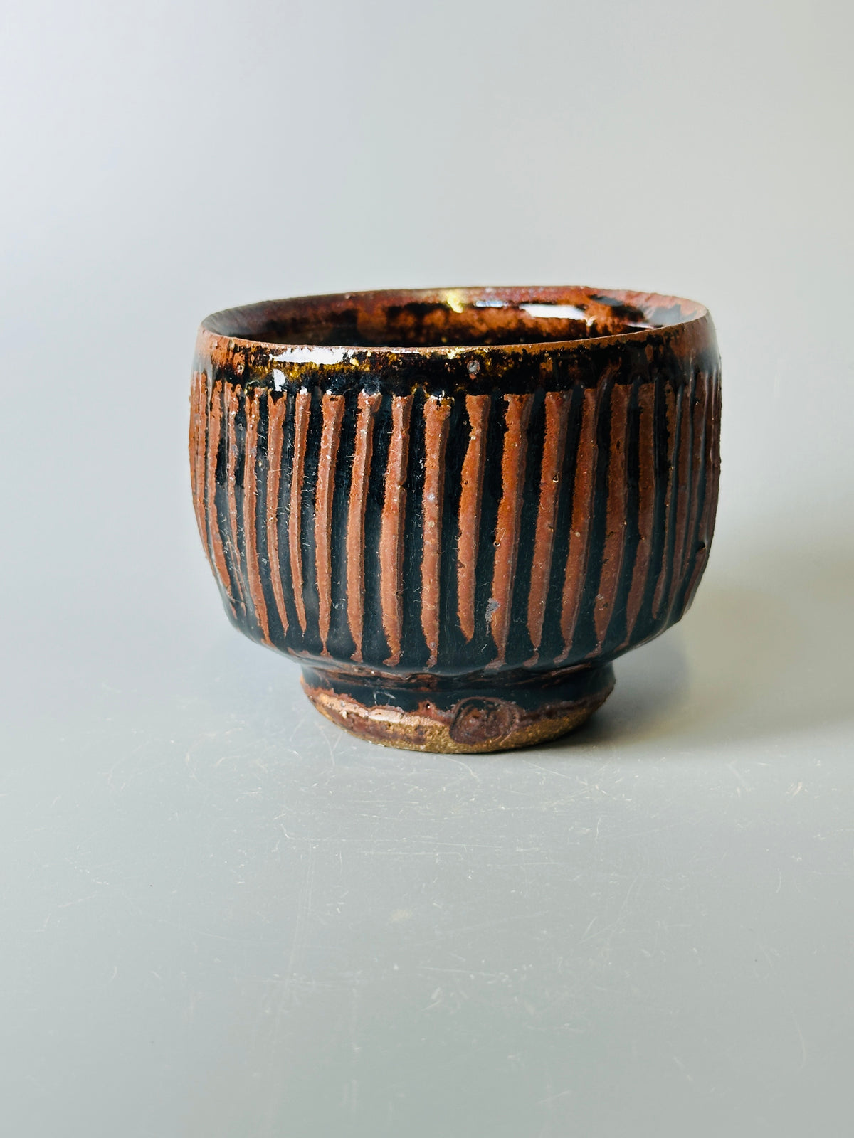 Yunomi, fluted, temmoku T1573