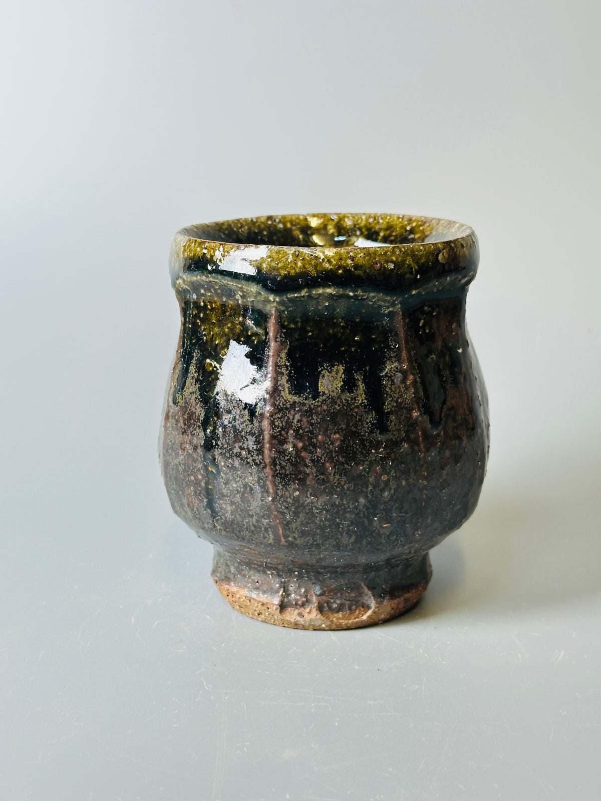 Yunomi, faceted, jian T1574