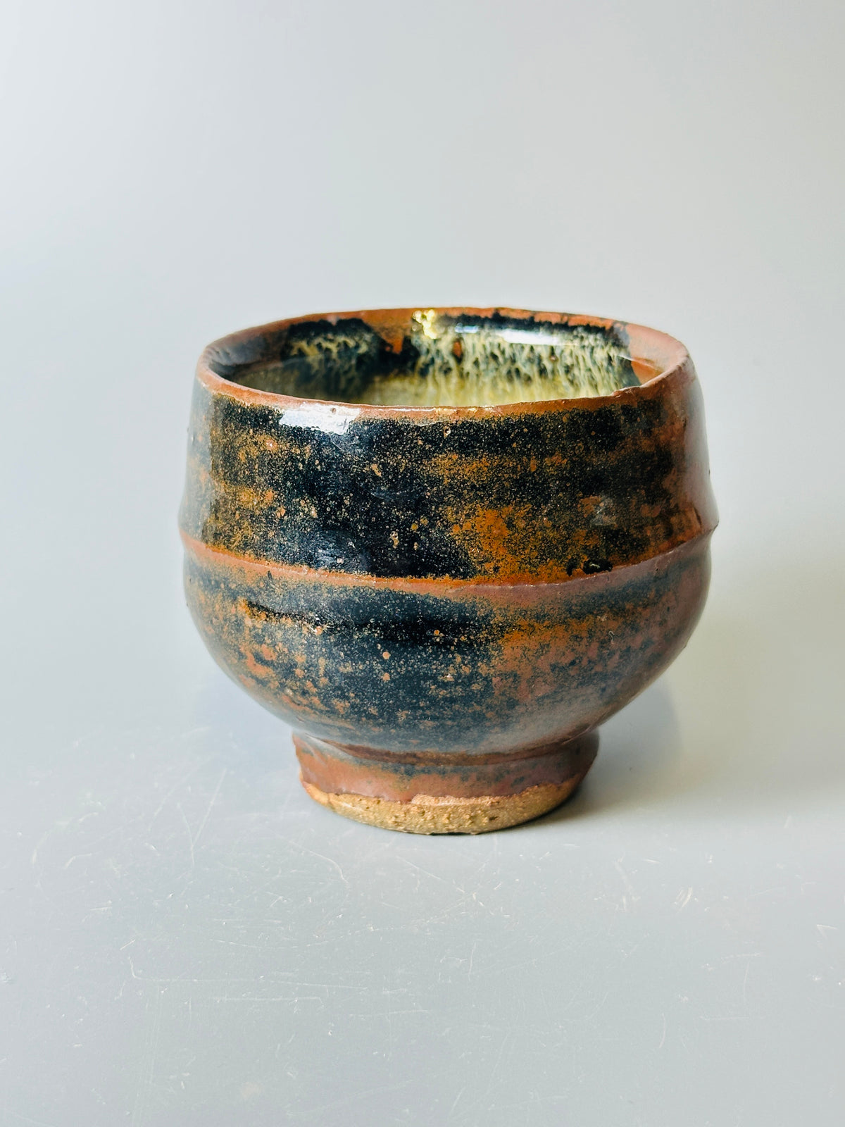 Yunomi, ridged, nuka, temmoku T1578