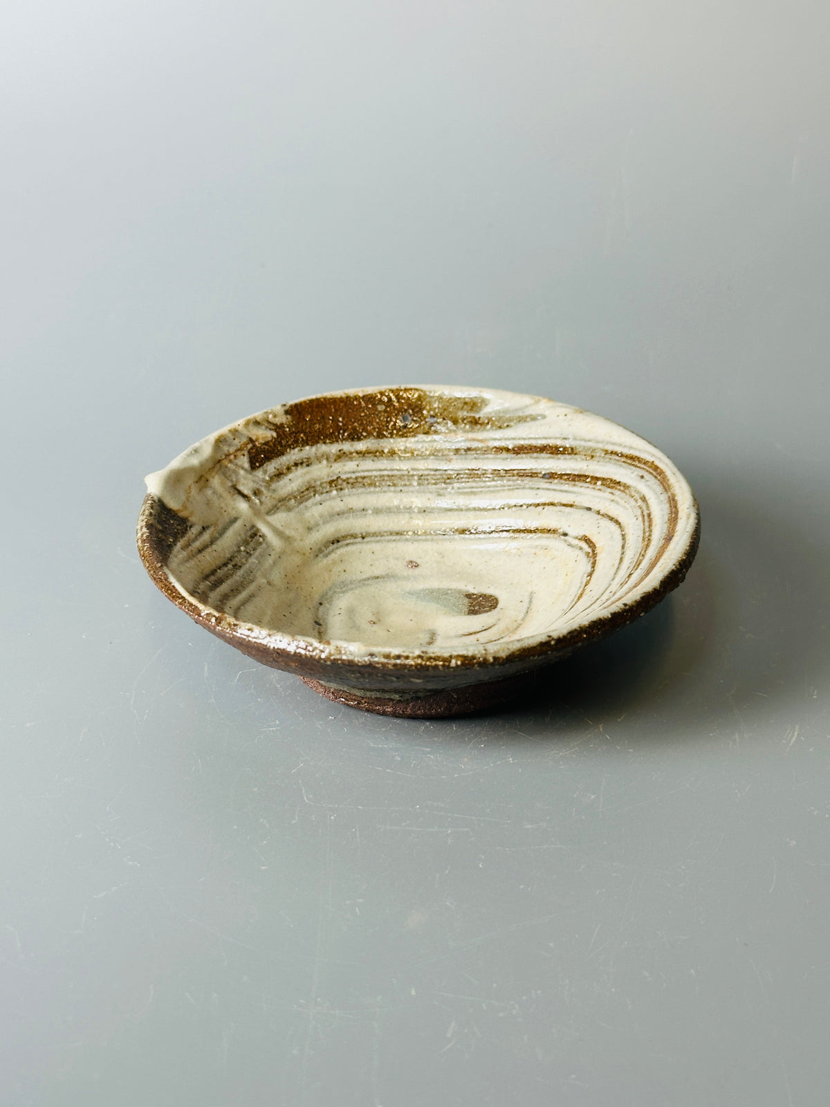 Very small bowl, hakeme, ash T1601