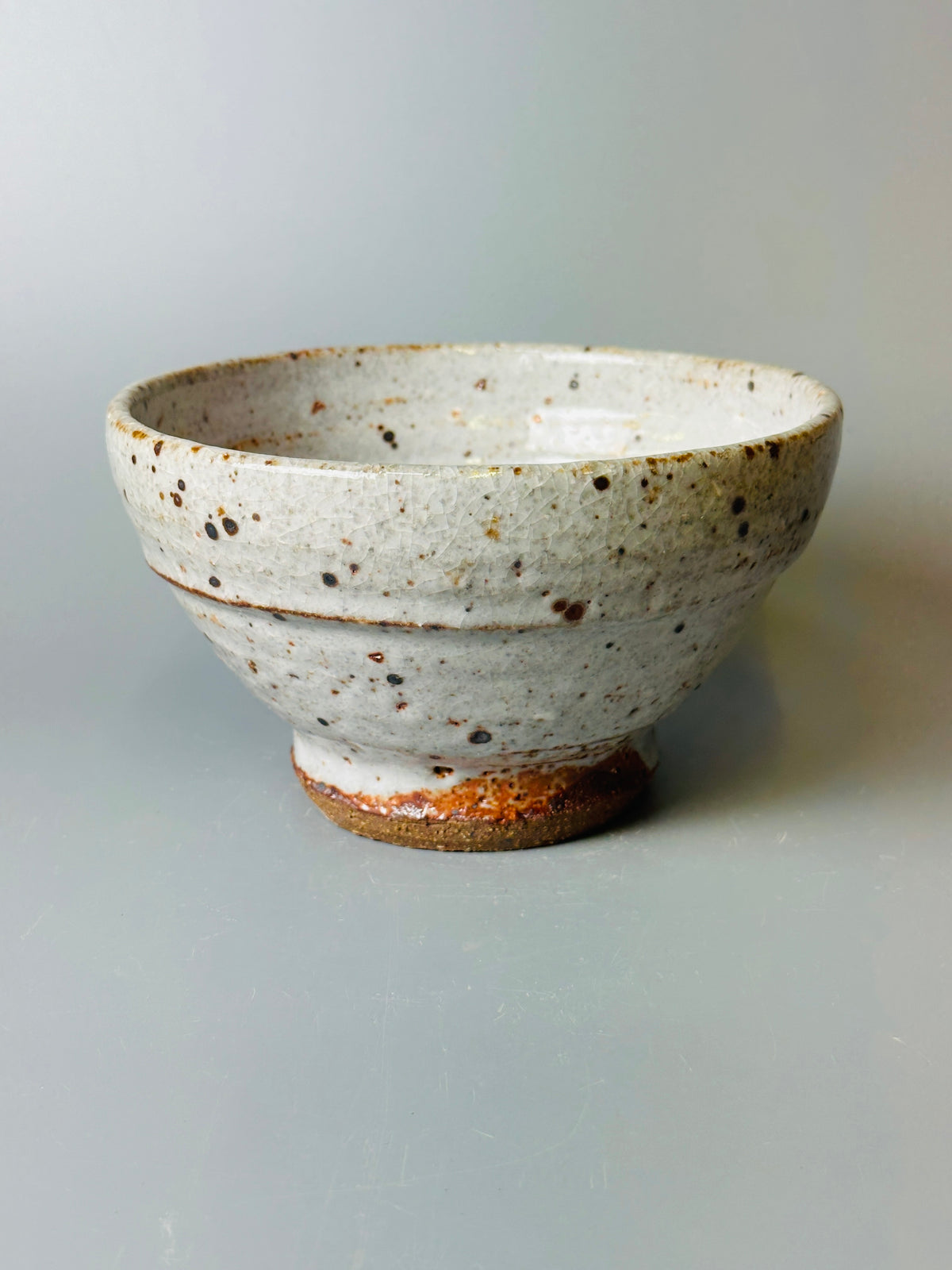 Regular bowl, ridged, shino, T1608