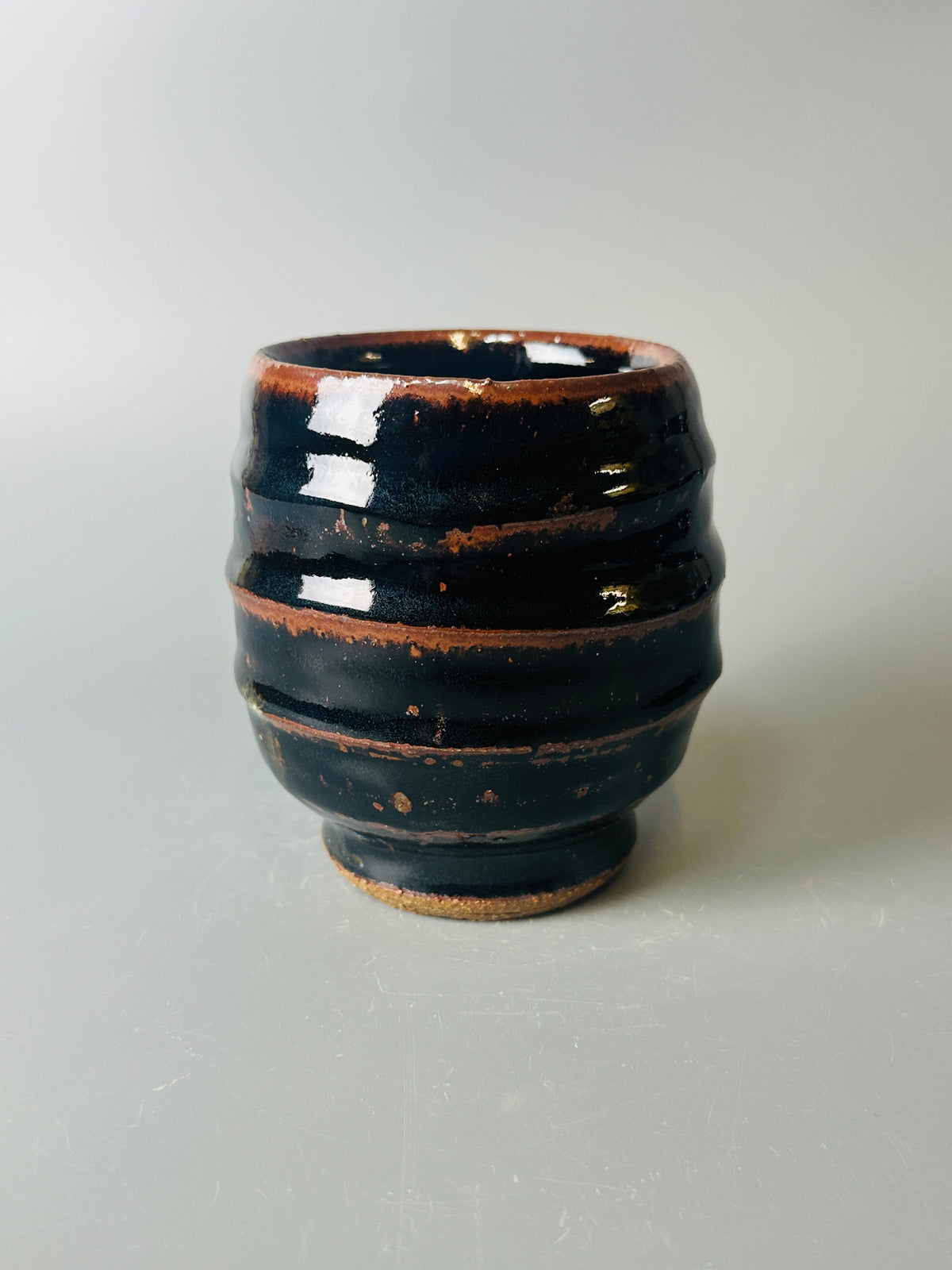 Yunomi,  ridged, temmoku, T1676