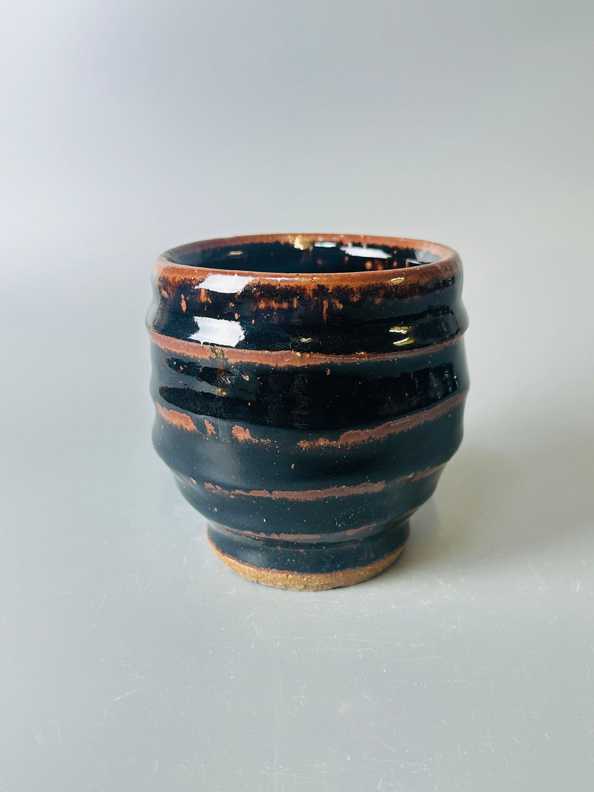 Yunomi,  ridged, temmoku, T1677