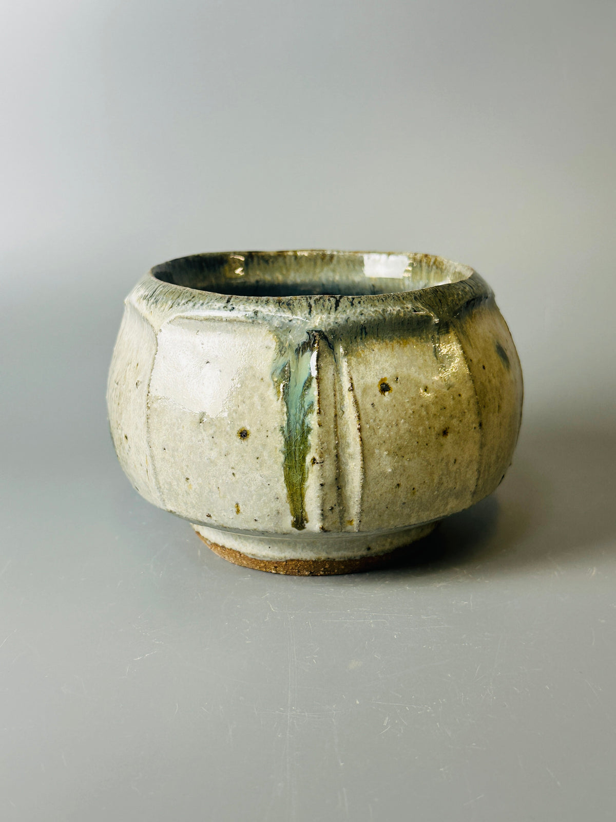 Teabowl, faceted, nuka, T1681