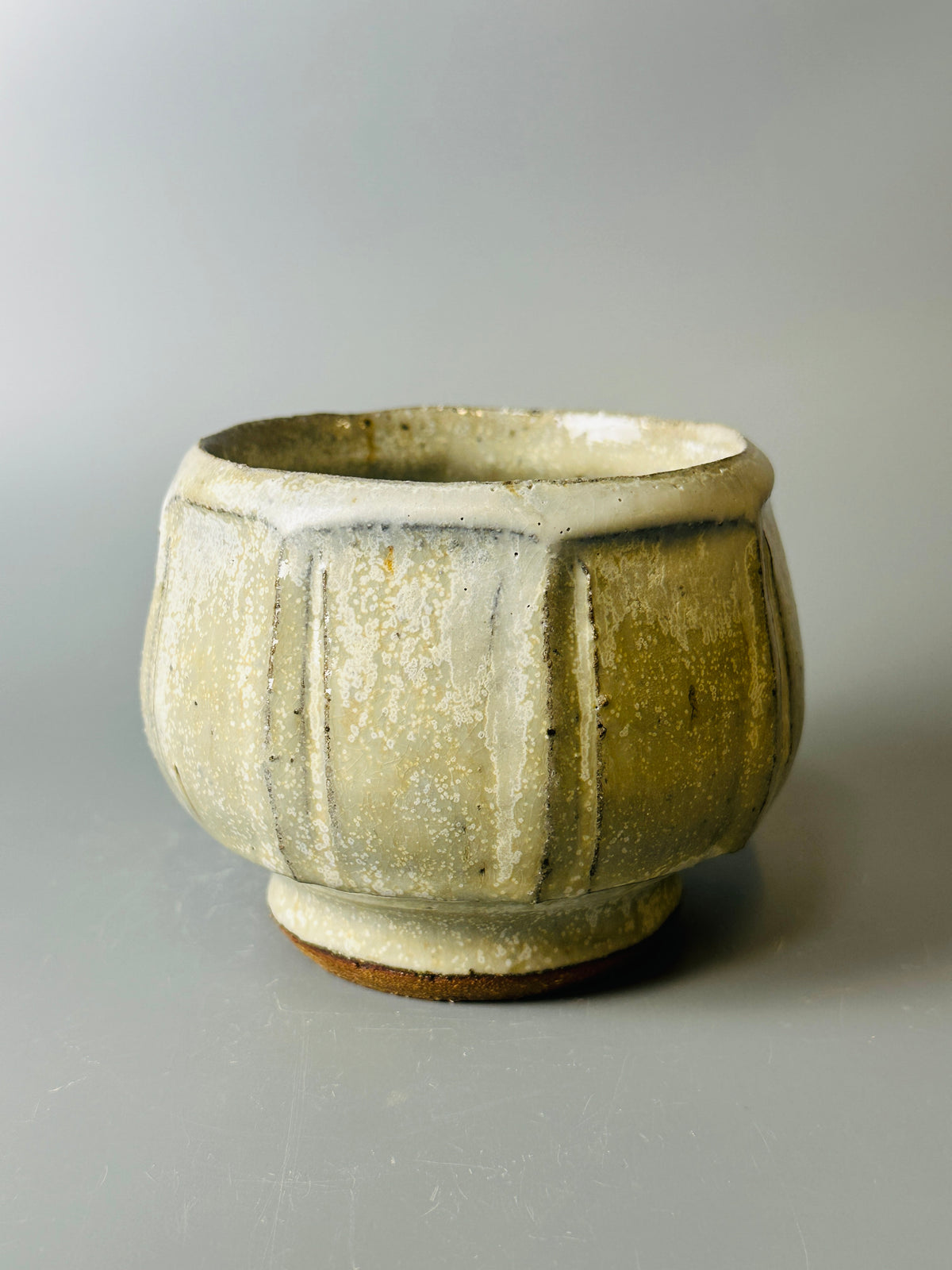 Teabowl, faceted, nuka, T1682