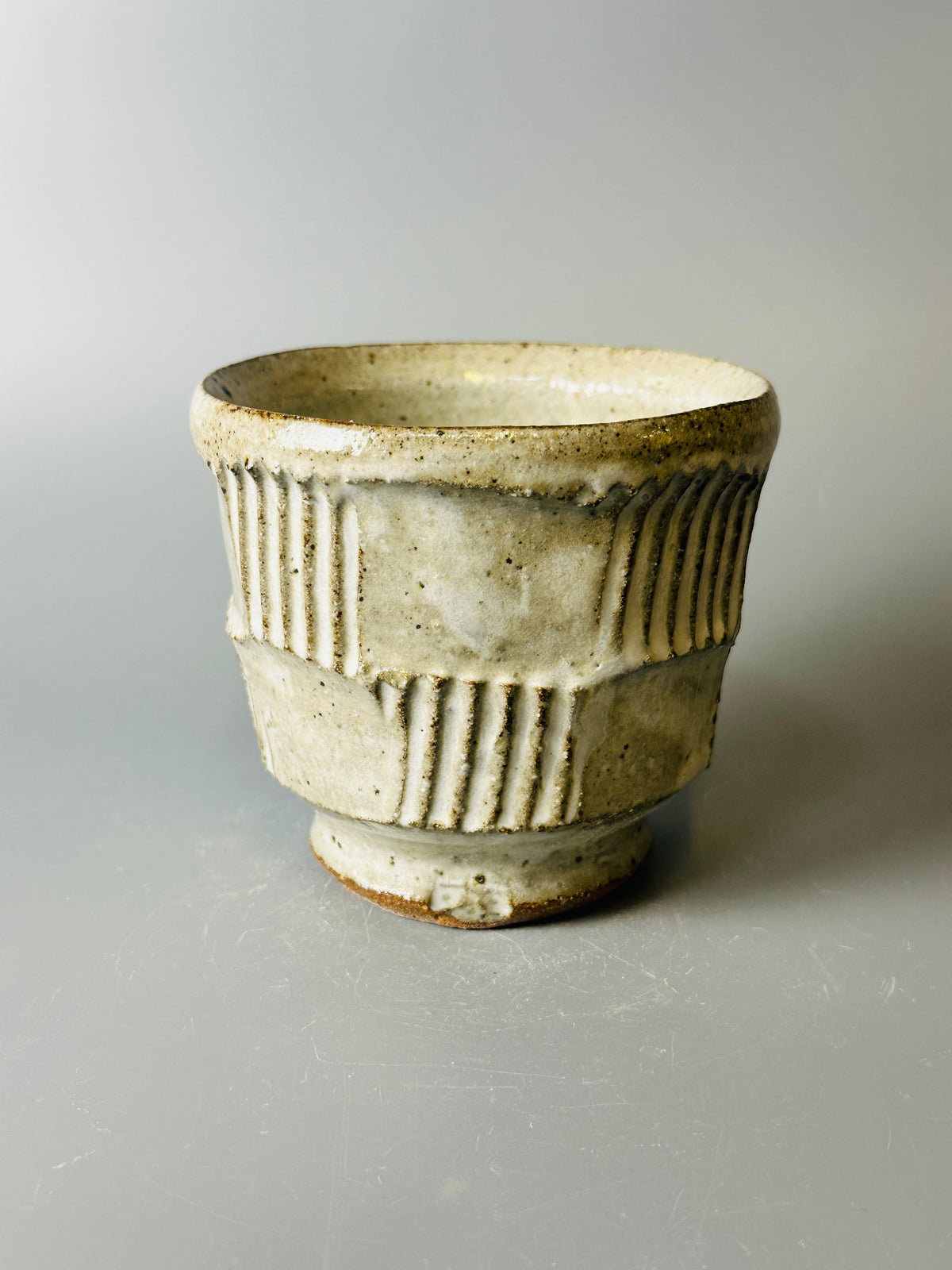 Yunomi, faceted, nuka, T1685