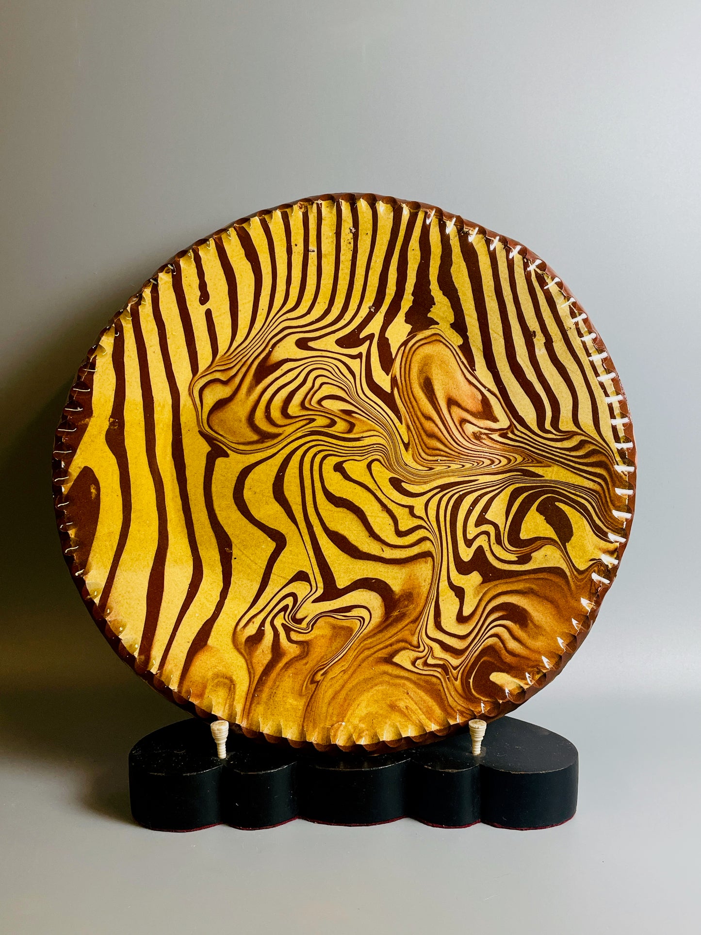 Large slipware plate, SW01